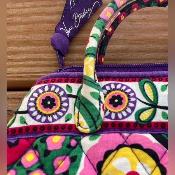 Vera Bradley super fun and cute mini purse! - Picture 7 of 8